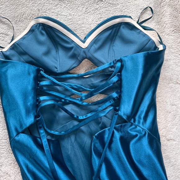 PROM DRESS - Picture 5 of 10